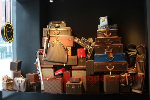 奢侈品里的金融是什么意思（奢侈品在经济学中属于什么）