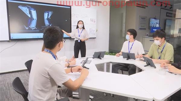 90后硬核少女设计“高颜值”爆款 销量超80万台