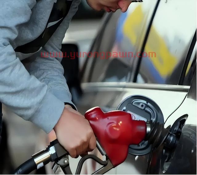 油价调整：预计上调329元/吨，30日调整，又是一次“节前大涨”？